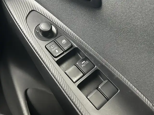 マツダ マツダ２ 15S 千葉県 2019(令1)年 3.9万km エターナルブルーマイカ 禁煙車/スマートシティーブレーキサポート/・ブラインドスポットモニター/・車線逸脱警報システム/・パーキングセンサー/・360度カメラ/純正７インチメモリナビ/・CD/DVD/USB/Bluetooth/フルセグTV/・ビルトインETC/MT付きAT/純正フロアマット/社外１５インチAW/オートライト/・LEDヘッドライト/スマートキー&プッシュスタート