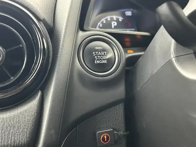 マツダ マツダ２ 15S 千葉県 2019(令1)年 3.9万km エターナルブルーマイカ 禁煙車/スマートシティーブレーキサポート/・ブラインドスポットモニター/・車線逸脱警報システム/・パーキングセンサー/・360度カメラ/純正７インチメモリナビ/・CD/DVD/USB/Bluetooth/フルセグTV/・ビルトインETC/MT付きAT/純正フロアマット/社外１５インチAW/オートライト/・LEDヘッドライト/スマートキー&プッシュスタート