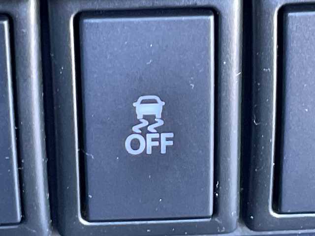 スズキ ハスラー F リミテッド 茨城県 2017(平29)年 0.4万km クールカーキパールメタリック/ホワイト2トーンルーフ 社外8型ナビ/Bluetooth/フルセグTV/バックカメラ/ETC/シートヒーター/アイドリングストップ/横滑り防止装置/衝突軽減システム/レーンキープ/オートライト/HIDヘッドライト/純正フロアマット/純正15インチアルミホイール/スマートキー/プッシュスタート