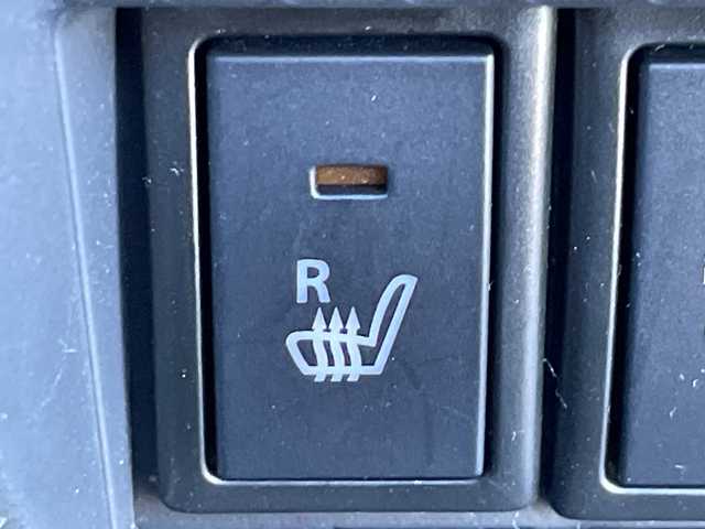 スズキ ハスラー F リミテッド 茨城県 2017(平29)年 0.4万km クールカーキパールメタリック/ホワイト2トーンルーフ 社外8型ナビ/Bluetooth/フルセグTV/バックカメラ/ETC/シートヒーター/アイドリングストップ/横滑り防止装置/衝突軽減システム/レーンキープ/オートライト/HIDヘッドライト/純正フロアマット/純正15インチアルミホイール/スマートキー/プッシュスタート