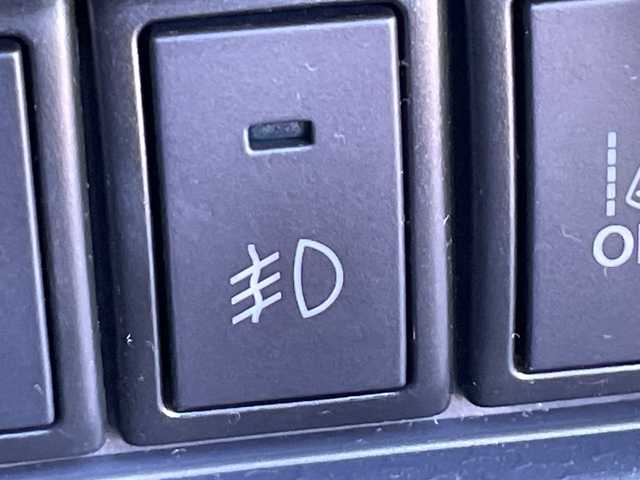 スズキ ハスラー F リミテッド 茨城県 2017(平29)年 0.4万km クールカーキパールメタリック/ホワイト2トーンルーフ 社外8型ナビ/Bluetooth/フルセグTV/バックカメラ/ETC/シートヒーター/アイドリングストップ/横滑り防止装置/衝突軽減システム/レーンキープ/オートライト/HIDヘッドライト/純正フロアマット/純正15インチアルミホイール/スマートキー/プッシュスタート