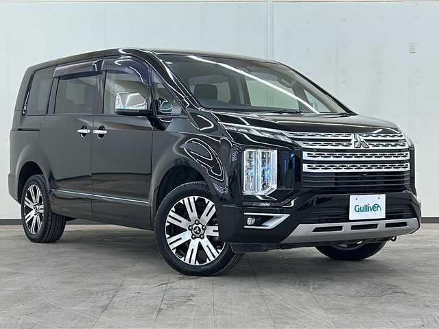 三菱 デリカＤ：５ P 道央・札幌 2019(平31)年 13.9万km ダイヤモンドブラックマイカ /4WD//8人乗り//ワンオーナー//純正10.1インチメモリーナビ/  (DVD/CD/フルセグTV/Bluetooth)//全方位カメラ//e-Assist/  衝突被害軽減ブレーキシステム(FCM)/  車線逸脱警報システム(LDW)/  レーダークルーズコントロール(ACC)/  オートマチックハイビーム(AHB)/  誤発進抑制機能(前進時)/  後側方車両検知警報システム(BSW/LCA)/  後退時交差車両検知警報システム(RCTA)//両側パワースライドドア//パワーバックドア//アクセサリーコンセント(AC100V)//電動サイドステップレス//ウィンカーミラー//電動格納ミラー//ブラインドスポットモニター(BMS)//革巻きステアリング//パドルシフト//ステアリングリモコン//LEDヘッドライト//フォグライト//アイドリングストップ//横滑り防止装置//ETC//前席シートヒーター//純正リアフリップダウンモニター//純正エンジンスターター//ドアバイザー//スマートキー//エンジンプッシュスタート//スペアキー//取扱説明書//保証書//ナビ取説//純正18インチアルミホイール
