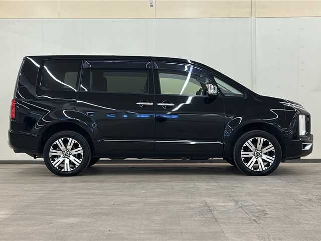 三菱 デリカＤ：５ P 道央・札幌 2019(平31)年 13.9万km ダイヤモンドブラックマイカ /4WD//8人乗り//ワンオーナー//純正10.1インチメモリーナビ/  (DVD/CD/フルセグTV/Bluetooth)//全方位カメラ//e-Assist/  衝突被害軽減ブレーキシステム(FCM)/  車線逸脱警報システム(LDW)/  レーダークルーズコントロール(ACC)/  オートマチックハイビーム(AHB)/  誤発進抑制機能(前進時)/  後側方車両検知警報システム(BSW/LCA)/  後退時交差車両検知警報システム(RCTA)//両側パワースライドドア//パワーバックドア//アクセサリーコンセント(AC100V)//電動サイドステップレス//ウィンカーミラー//電動格納ミラー//ブラインドスポットモニター(BMS)//革巻きステアリング//パドルシフト//ステアリングリモコン//LEDヘッドライト//フォグライト//アイドリングストップ//横滑り防止装置//ETC//前席シートヒーター//純正リアフリップダウンモニター//純正エンジンスターター//ドアバイザー//スマートキー//エンジンプッシュスタート//スペアキー//取扱説明書//保証書//ナビ取説//純正18インチアルミホイール