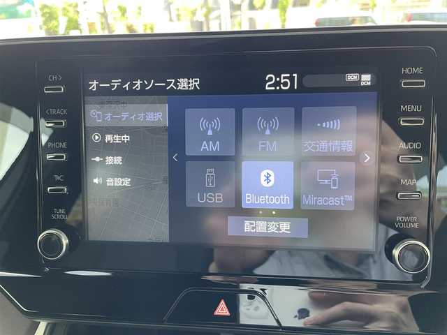 トヨタ ハリアー ハイブリッド G 東京都 2021(令3)年 1.6万km ホワイトパールクリスタルシャイン セーフティセンス（衝突回避支援パッケージ）詳細は検査員記入欄参照/ワンオーナー/保証書・取説・ナビ取説・スマートキー×2/ドライブモードセレクト/デジタルインナーミラー/革巻きステアリング・電動チルト・ステアリングスイッチ/黒ハーフレザーシート・運転席パワーシート/純正８インチディスプレイナビ/フルセグTV・AUX/BT/USB/SDL/AppleCarPlay/AndroidAuto/バックカメラ/インテリジェントクリアランスソナー/純正ビルトインETC/純正１８インチアルミ/パワーバックドア（イージークロージャー）/プロジェクター式ェデェッドライト・デイタイムランニングランプ・LEDフォグ・オートライト/電動パーキングブレーキ/AUTOHOLD/後席充電用USB×２/ウィンカーミラー/オートワイパー/フロアマット・ドアバイザー