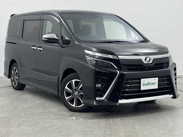 トヨタ ヴォクシー ZS 煌Ⅱ 三重県 2020(令2)年 2.5万km ブラック 禁煙車/トヨタセーフティセンス/・プリクラッシュセーフティ/・レーンディパーチャーアラート　/・オートマチックハイビーム/・先行車発進告知/クリアランスソナー/アルパイン９型ナビ/・フルセグTV/CD/DVD/Bluetooth/SD音楽録音/HDMI/USB/バックカメラ/両側パワースライドドア/革巻きステアリング/ＬＥＤヘッドライト/フォグランプ/ＥＴＣ/ドアバイザー/純正16インチアルミホイール/Wエアバック