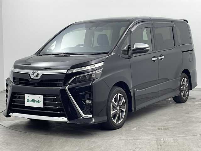 トヨタ ヴォクシー ZS 煌Ⅱ 三重県 2020(令2)年 2.5万km ブラック 禁煙車/トヨタセーフティセンス/・プリクラッシュセーフティ/・レーンディパーチャーアラート　/・オートマチックハイビーム/・先行車発進告知/クリアランスソナー/アルパイン９型ナビ/・フルセグTV/CD/DVD/Bluetooth/SD音楽録音/HDMI/USB/バックカメラ/両側パワースライドドア/革巻きステアリング/ＬＥＤヘッドライト/フォグランプ/ＥＴＣ/ドアバイザー/純正16インチアルミホイール/Wエアバック