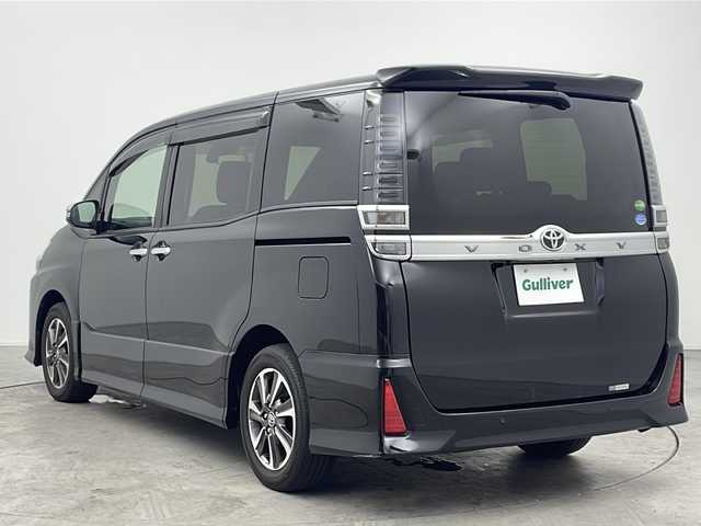 トヨタ ヴォクシー ZS 煌Ⅱ 三重県 2020(令2)年 2.5万km ブラック 禁煙車/トヨタセーフティセンス/・プリクラッシュセーフティ/・レーンディパーチャーアラート　/・オートマチックハイビーム/・先行車発進告知/クリアランスソナー/アルパイン９型ナビ/・フルセグTV/CD/DVD/Bluetooth/SD音楽録音/HDMI/USB/バックカメラ/両側パワースライドドア/革巻きステアリング/ＬＥＤヘッドライト/フォグランプ/ＥＴＣ/ドアバイザー/純正16インチアルミホイール/Wエアバック