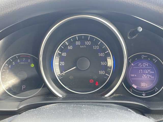 ホンダ フィット 13G 鹿児島県 2016(平28)年 17.2万km パール SDナビ/Bluetoothオーディオ/ワンセグTV/横滑り防止装置/アイドリングストップ/ベンチシート/リモコンキー/盗難防止装置