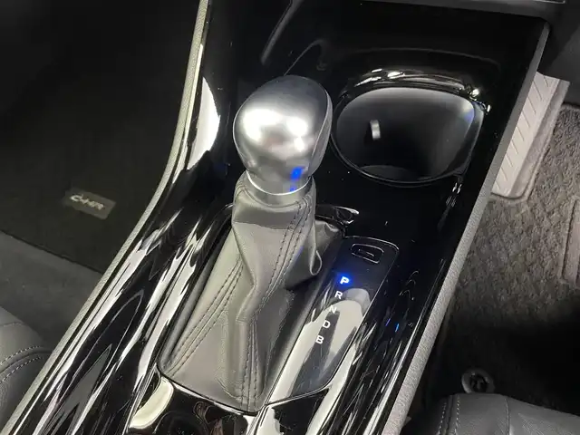 トヨタ Ｃ－ＨＲ G モード ネロ セーフティプラス 埼玉県 2020(令2)年 3.3万km ブラック/エモーショナルレッドⅡ 2トーン 純正8インチディスプレイオーディオ/パノラミックビューモニター/トヨタセーフティセンス/プリクラッシュセーフティ/レーンディパーチャーアラート/レーダークルーズコントロール/ブラインドスポットモニター/パーキングサポートブレーキ/クリアランスソナー /シートヒーター/LEDオートライト/ビルトインETC