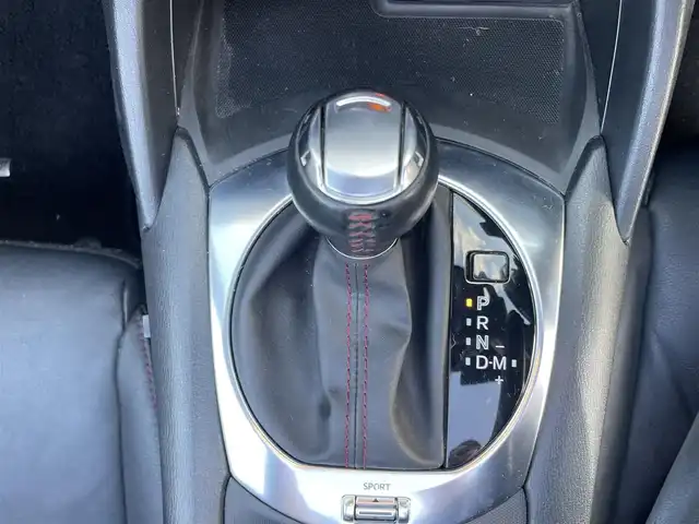 マツダ ロードスター S レザーパッケージ 栃木県 2015(平27)年 6.1万km ソウルレッドプレミアムメタリック マツダコネクトナビ/フルセグTV/DVD/Bluetooth/USB/バックカメラ/ETC/黒革シート/シートヒーター/ブラインドスポットモニター/レーンディパーチャーアラート/パドルシフト/純正17インチAW/純正フロアマット/LEDオートライト/アイドリングストップ/横滑り防止装置/スマートキー/プッシュスタート