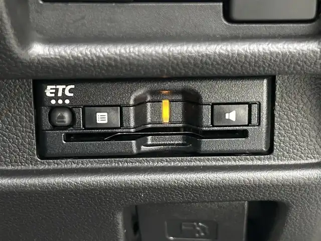 スズキ スペーシア カスタム HYBRID XS ターボ 福島県 2024(令6)年 0.3万km ピュアホワイトP デュアルセンサーブレーキサポート/アダプティブクルーズコントロール（ACC）/車線逸脱警報機能/ふらつき警報機能/先行車発進お知らせ機能/ハイビームアシスト/誤発進抑制機能/後退時ブレーキサポート/後方誤発進抑制機能/純正ナビゲーション/【BT/TV】/全方位モニター/ビルトインETC/両側電動スライドドア/ヘッドアップディスプレイ/前席シートヒーター/ステアリングヒーター/パドルシフト/ステアリングリモコン/ロールサンシェード/シートバックテーブル/リアサーキュレーター/後席マルチユースフラップ/LEDオートライト/LEDフォグランプ/純正フロアマット
