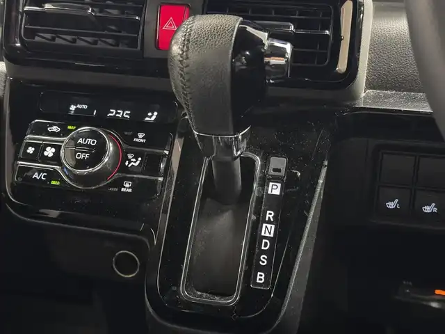 ダイハツ タント カスタム RS セレクション 三重県 2020(令2)年 6.9万km レーザーブルークリスタルシャイン ガソリン・ターボ/FF/インパネCVT/純正 9インチナビ NSZN-Y70DS/（CD/DVD/TV/iPod/MEMORY MUSIC/SD/Bluetooth/FM/AM/USB/HDMI/ドラレコ）/バックカメラ/両側パワースライドドア（ワンタッチオープン機能/ウェルカムオープン機能/タッチ＆ゴーロック機能付）/ドライブレコーダー 前後（ナビ連動）/ビルトインETC/スマートアシスト3/・衝突回避支援ブレーキ機能（対車両・対歩行者）/・衝突警報機能（対車両・対歩行者）/・ブレーキ制御付誤発進抑制機能（前方・後方）/・レーダークルコン/・レーンキープコントロール（LKC）/・車線逸脱抑制制御機能/・車線逸脱警報機能/・コーナーセンサー（フロント２個／リヤ２個）/・標識認識機能（進入禁止）/・アダプティブドライビングビーム（ADB）/装備/・ハーフレザーシート/・シートヒーター（D/N）/・オートエアコン/・オートライト/・LED ヘッドランプ＋サイドビューランプ＋フロントフォグランプ/・運転席ロングスライド機能/・ステアリングスイッチ/・充電用USBジャック/・プッシュスタート/・純正15inAW/・スマートキーx2/・保/取/など