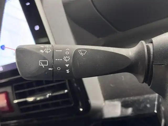 ダイハツ タント カスタム RS セレクション 三重県 2020(令2)年 6.9万km レーザーブルークリスタルシャイン ガソリン・ターボ/FF/インパネCVT/純正 9インチナビ NSZN-Y70DS/（CD/DVD/TV/iPod/MEMORY MUSIC/SD/Bluetooth/FM/AM/USB/HDMI/ドラレコ）/バックカメラ/両側パワースライドドア（ワンタッチオープン機能/ウェルカムオープン機能/タッチ＆ゴーロック機能付）/ドライブレコーダー 前後（ナビ連動）/ビルトインETC/スマートアシスト3/・衝突回避支援ブレーキ機能（対車両・対歩行者）/・衝突警報機能（対車両・対歩行者）/・ブレーキ制御付誤発進抑制機能（前方・後方）/・レーダークルコン/・レーンキープコントロール（LKC）/・車線逸脱抑制制御機能/・車線逸脱警報機能/・コーナーセンサー（フロント２個／リヤ２個）/・標識認識機能（進入禁止）/・アダプティブドライビングビーム（ADB）/装備/・ハーフレザーシート/・シートヒーター（D/N）/・オートエアコン/・オートライト/・LED ヘッドランプ＋サイドビューランプ＋フロントフォグランプ/・運転席ロングスライド機能/・ステアリングスイッチ/・充電用USBジャック/・プッシュスタート/・純正15inAW/・スマートキーx2/・保/取/など