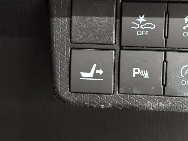 ダイハツ タント カスタム RS セレクション 三重県 2020(令2)年 6.9万km レーザーブルークリスタルシャイン ガソリン・ターボ/FF/インパネCVT/純正 9インチナビ NSZN-Y70DS/（CD/DVD/TV/iPod/MEMORY MUSIC/SD/Bluetooth/FM/AM/USB/HDMI/ドラレコ）/バックカメラ/両側パワースライドドア（ワンタッチオープン機能/ウェルカムオープン機能/タッチ＆ゴーロック機能付）/ドライブレコーダー 前後（ナビ連動）/ビルトインETC/スマートアシスト3/・衝突回避支援ブレーキ機能（対車両・対歩行者）/・衝突警報機能（対車両・対歩行者）/・ブレーキ制御付誤発進抑制機能（前方・後方）/・レーダークルコン/・レーンキープコントロール（LKC）/・車線逸脱抑制制御機能/・車線逸脱警報機能/・コーナーセンサー（フロント２個／リヤ２個）/・標識認識機能（進入禁止）/・アダプティブドライビングビーム（ADB）/装備/・ハーフレザーシート/・シートヒーター（D/N）/・オートエアコン/・オートライト/・LED ヘッドランプ＋サイドビューランプ＋フロントフォグランプ/・運転席ロングスライド機能/・ステアリングスイッチ/・充電用USBジャック/・プッシュスタート/・純正15inAW/・スマートキーx2/・保/取/など