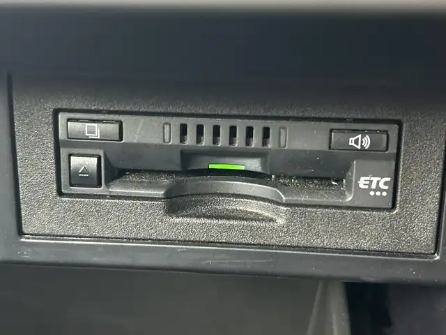 トヨタ ランドクルーザー プラド TX Lパッケージ ブラックED 愛知県 2021(令3)年 5.9万km グレーメタリック ブラックパッケージ/・漆黒メッキフロントグリル/・ピアノブラック加飾LEDフォグランプ/・漆黒メッキバックドアガーニッシュ/・ピアノブラックルーフレール/・ブラック塗装18インチアルミホイール/・ブラック革シート/・ブラックシフトパネル/純正9インチSDナビ/（Bluetooth/フルセグ/バックカメラ/DVD/SD録音）/ビルトインETC/バグガード/セーフティセンス/・プリクラッシュセーフティ/・レーンディパーチャーアラート/・オートマチックハイビーム/・レーダークルーズコントロール/・ロードサインアシスト/トラクションコントロール/ヒルスタートアシスト/LEDヘッドランプ/革巻きステアリング/前席パワーシート/前席快適温熱シート/トノカバー/スマートキー/プッシュスタート