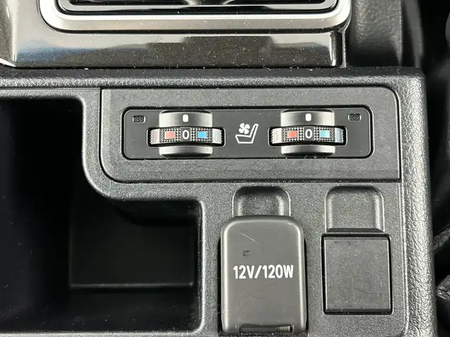 トヨタ ランドクルーザー プラド TX Lパッケージ ブラックED 愛知県 2021(令3)年 5.9万km グレーメタリック ブラックパッケージ/・漆黒メッキフロントグリル/・ピアノブラック加飾LEDフォグランプ/・漆黒メッキバックドアガーニッシュ/・ピアノブラックルーフレール/・ブラック塗装18インチアルミホイール/・ブラック革シート/・ブラックシフトパネル/純正9インチSDナビ/（Bluetooth/フルセグ/バックカメラ/DVD/SD録音）/ビルトインETC/バグガード/セーフティセンス/・プリクラッシュセーフティ/・レーンディパーチャーアラート/・オートマチックハイビーム/・レーダークルーズコントロール/・ロードサインアシスト/トラクションコントロール/ヒルスタートアシスト/LEDヘッドランプ/革巻きステアリング/前席パワーシート/前席快適温熱シート/トノカバー/スマートキー/プッシュスタート