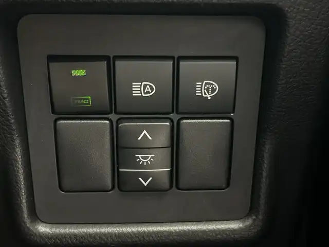 トヨタ ランドクルーザー プラド TX Lパッケージ ブラックED 愛知県 2021(令3)年 5.9万km グレーメタリック ブラックパッケージ/・漆黒メッキフロントグリル/・ピアノブラック加飾LEDフォグランプ/・漆黒メッキバックドアガーニッシュ/・ピアノブラックルーフレール/・ブラック塗装18インチアルミホイール/・ブラック革シート/・ブラックシフトパネル/純正9インチSDナビ/（Bluetooth/フルセグ/バックカメラ/DVD/SD録音）/ビルトインETC/バグガード/セーフティセンス/・プリクラッシュセーフティ/・レーンディパーチャーアラート/・オートマチックハイビーム/・レーダークルーズコントロール/・ロードサインアシスト/トラクションコントロール/ヒルスタートアシスト/LEDヘッドランプ/革巻きステアリング/前席パワーシート/前席快適温熱シート/トノカバー/スマートキー/プッシュスタート