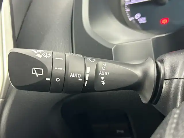 トヨタ ランドクルーザー プラド TX Lパッケージ ブラックED 愛知県 2021(令3)年 5.9万km グレーメタリック ブラックパッケージ/・漆黒メッキフロントグリル/・ピアノブラック加飾LEDフォグランプ/・漆黒メッキバックドアガーニッシュ/・ピアノブラックルーフレール/・ブラック塗装18インチアルミホイール/・ブラック革シート/・ブラックシフトパネル/純正9インチSDナビ/（Bluetooth/フルセグ/バックカメラ/DVD/SD録音）/ビルトインETC/バグガード/セーフティセンス/・プリクラッシュセーフティ/・レーンディパーチャーアラート/・オートマチックハイビーム/・レーダークルーズコントロール/・ロードサインアシスト/トラクションコントロール/ヒルスタートアシスト/LEDヘッドランプ/革巻きステアリング/前席パワーシート/前席快適温熱シート/トノカバー/スマートキー/プッシュスタート