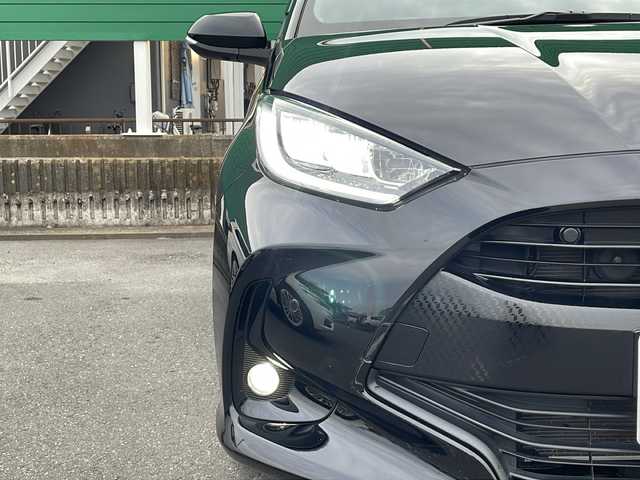 トヨタ ヤリス ハイブリッド Z 茨城県 2023(令5)年 3.4万km ブラック Toyota Safety Sense/純正8インチディスプレイオーディオナビ/-Bluetooth USB スマホ連携/パノラミックビューモニター フロント サイド バックカメラ/レーダークルーズコントロール/レーントレーシングアシスト/LEDヘッドライト/オートハイビーム/ヘッドライトレベライザー/ブラインドスポットモニター/ステアリングスイッチ/ステアリングヒーター/D＋N席シートヒーター/前後コーナーセンサー/純正フロアマット/ビルトインETC2.0