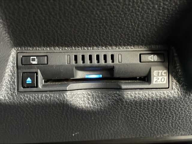 トヨタ ヤリス ハイブリッド Z 茨城県 2023(令5)年 3.4万km ブラック Toyota Safety Sense/純正8インチディスプレイオーディオナビ/-Bluetooth USB スマホ連携/パノラミックビューモニター フロント サイド バックカメラ/レーダークルーズコントロール/レーントレーシングアシスト/LEDヘッドライト/オートハイビーム/ヘッドライトレベライザー/ブラインドスポットモニター/ステアリングスイッチ/ステアリングヒーター/D＋N席シートヒーター/前後コーナーセンサー/純正フロアマット/ビルトインETC2.0