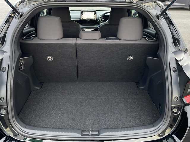 トヨタ ヤリス ハイブリッド Z 茨城県 2023(令5)年 3.4万km ブラック Toyota Safety Sense/純正8インチディスプレイオーディオナビ/-Bluetooth USB スマホ連携/パノラミックビューモニター フロント サイド バックカメラ/レーダークルーズコントロール/レーントレーシングアシスト/LEDヘッドライト/オートハイビーム/ヘッドライトレベライザー/ブラインドスポットモニター/ステアリングスイッチ/ステアリングヒーター/D＋N席シートヒーター/前後コーナーセンサー/純正フロアマット/ビルトインETC2.0