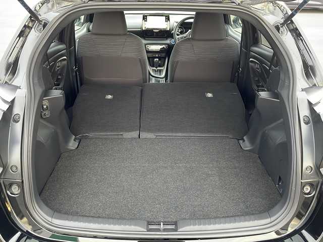 トヨタ ヤリス ハイブリッド Z 茨城県 2023(令5)年 3.4万km ブラック Toyota Safety Sense/純正8インチディスプレイオーディオナビ/-Bluetooth USB スマホ連携/パノラミックビューモニター フロント サイド バックカメラ/レーダークルーズコントロール/レーントレーシングアシスト/LEDヘッドライト/オートハイビーム/ヘッドライトレベライザー/ブラインドスポットモニター/ステアリングスイッチ/ステアリングヒーター/D＋N席シートヒーター/前後コーナーセンサー/純正フロアマット/ビルトインETC2.0