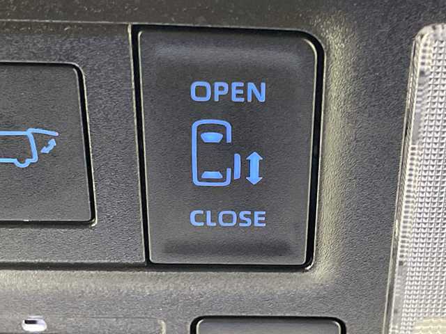 トヨタ ヴォクシー ハイブリッド S－Z 群馬県 2022(令4)年 2.3万km ホワイトパールクリスタルシャイン モデリスタエアロ　純正メーカーナビ　純正１４型後部席モニター　快適便利パッケージ　電動リアゲート　ステアリングヒーター　ユニバーサルステップ　両側電動スライドドア　ビルトインＥＴＣ２．０　禁煙車