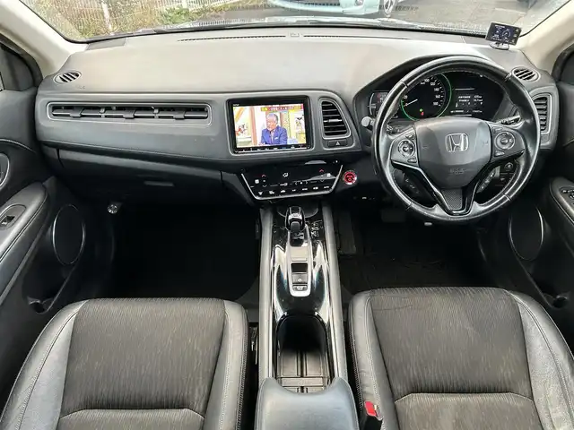 ホンダ ヴェゼル ハイブリッド Z ホンダセンシング 宮城県 2018(平30)年 17.5万km クリスタルブラックパール 純正ＳＤナビ（フルセグ、ラジオ、ＳＤ、ＢＴ）//純正ＡＷ//ビルトインＥＴＣ//純正フロアマット//追従型クルコン//ＵＳＢポート//スマートキー//レーンキープアシスト//Ｄ／Ｎ席シートヒーター//ワイパーデアイサー//横滑り防止機能//プリクラッシュセーフティ//スマートキー//プッシュスタート//バックカメラ