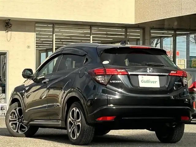 ホンダ ヴェゼル ハイブリッド Z ホンダセンシング 宮城県 2018(平30)年 17.5万km クリスタルブラックパール 純正ＳＤナビ（フルセグ、ラジオ、ＳＤ、ＢＴ）//純正ＡＷ//ビルトインＥＴＣ//純正フロアマット//追従型クルコン//ＵＳＢポート//スマートキー//レーンキープアシスト//Ｄ／Ｎ席シートヒーター//ワイパーデアイサー//横滑り防止機能//プリクラッシュセーフティ//スマートキー//プッシュスタート//バックカメラ