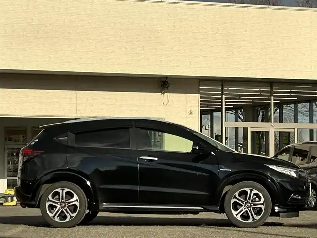 ホンダ ヴェゼル ハイブリッド Z ホンダセンシング 宮城県 2018(平30)年 17.5万km クリスタルブラックパール 純正ＳＤナビ（フルセグ、ラジオ、ＳＤ、ＢＴ）//純正ＡＷ//ビルトインＥＴＣ//純正フロアマット//追従型クルコン//ＵＳＢポート//スマートキー//レーンキープアシスト//Ｄ／Ｎ席シートヒーター//ワイパーデアイサー//横滑り防止機能//プリクラッシュセーフティ//スマートキー//プッシュスタート//バックカメラ