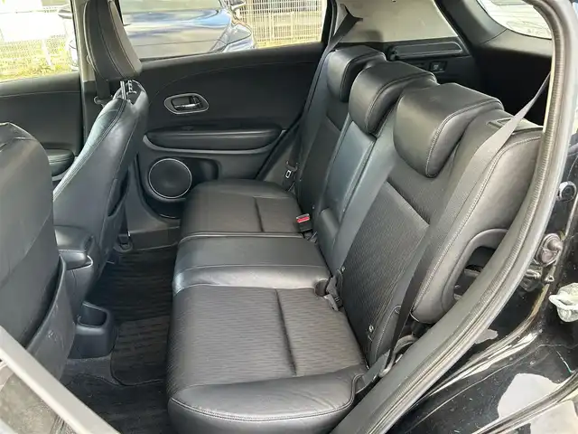 ホンダ ヴェゼル ハイブリッド Z ホンダセンシング 宮城県 2018(平30)年 17.5万km クリスタルブラックパール 純正ＳＤナビ（フルセグ、ラジオ、ＳＤ、ＢＴ）//純正ＡＷ//ビルトインＥＴＣ//純正フロアマット//追従型クルコン//ＵＳＢポート//スマートキー//レーンキープアシスト//Ｄ／Ｎ席シートヒーター//ワイパーデアイサー//横滑り防止機能//プリクラッシュセーフティ//スマートキー//プッシュスタート//バックカメラ