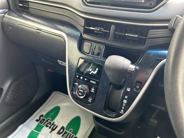 ダイハツ ムーヴ カスタム X ハイパー 福岡県 2015(平27)年 9.8万km メテオライトグレーイリュージョナルP 純正ナビ/【CD/DVD/FM/AM/TV/SD/BT】/バックカメラ/純正ドライブレコーダー/TVキャンセラー/アイドリングストップ/オートエアコン/電動格納ウィンカーミラー/パワーウィンドウ/LEDヘッドライト＆フォグランプ/オートライト