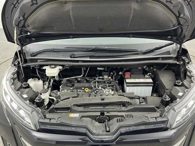トヨタ ノア Z 三重県 2022(令4)年 4.1万km アティチュードブラックマイカ 禁煙車/快適利便パッケージHigh/・２列目シートヒーター/・オットマン/・パワーバックドア/・ナノイーX/クリアランスソナー/HUD/トヨタセーフティセンス/・プリクラッシュセーフティ/・LTA/・オートマチックハイビーム/・ロードサインアシスト/・レーダークルーズコントロール/・先行車発進告知/デジタルインナーミラー/純正10.5型ナビ/・フルセグ/CD/DVD/HDMI/USB/Bluetooth/純正14インチフリップダウンモニター（V14T-R72R）/バックカメラ/ハンズフリー両側パワースライドドア/革巻きステアリング/ETC2.0/スペアタイヤ/ドアバイザー/純正16インチアルミホイール/W+サイド+カーテンエアバック