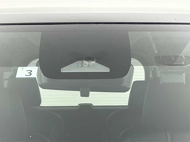 トヨタ ノア Z 三重県 2022(令4)年 4.1万km アティチュードブラックマイカ 禁煙車/快適利便パッケージHigh/・２列目シートヒーター/・オットマン/・パワーバックドア/・ナノイーX/クリアランスソナー/HUD/トヨタセーフティセンス/・プリクラッシュセーフティ/・LTA/・オートマチックハイビーム/・ロードサインアシスト/・レーダークルーズコントロール/・先行車発進告知/デジタルインナーミラー/純正10.5型ナビ/・フルセグ/CD/DVD/HDMI/USB/Bluetooth/純正14インチフリップダウンモニター（V14T-R72R）/バックカメラ/ハンズフリー両側パワースライドドア/革巻きステアリング/ETC2.0/スペアタイヤ/ドアバイザー/純正16インチアルミホイール/W+サイド+カーテンエアバック
