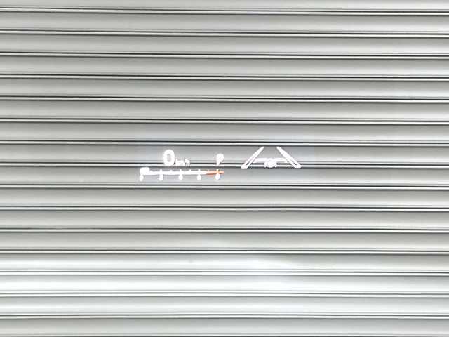 トヨタ ノア Z 三重県 2022(令4)年 4.1万km アティチュードブラックマイカ 禁煙車/快適利便パッケージHigh/・２列目シートヒーター/・オットマン/・パワーバックドア/・ナノイーX/クリアランスソナー/HUD/トヨタセーフティセンス/・プリクラッシュセーフティ/・LTA/・オートマチックハイビーム/・ロードサインアシスト/・レーダークルーズコントロール/・先行車発進告知/デジタルインナーミラー/純正10.5型ナビ/・フルセグ/CD/DVD/HDMI/USB/Bluetooth/純正14インチフリップダウンモニター（V14T-R72R）/バックカメラ/ハンズフリー両側パワースライドドア/革巻きステアリング/ETC2.0/スペアタイヤ/ドアバイザー/純正16インチアルミホイール/W+サイド+カーテンエアバック