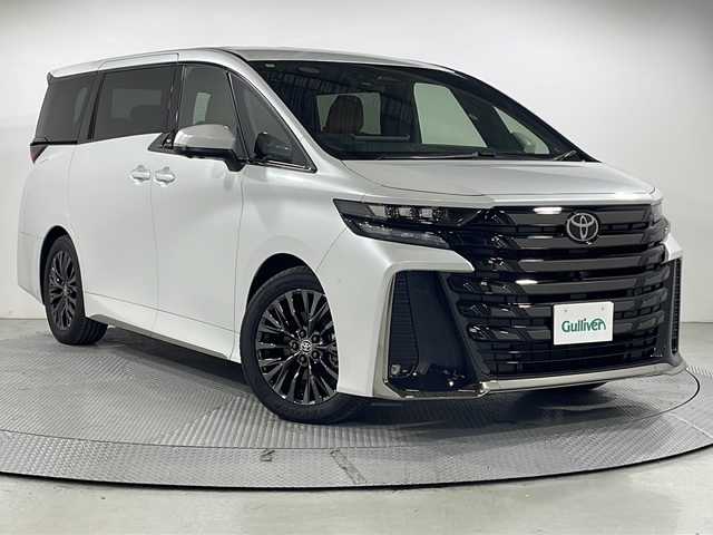 トヨタ ヴェルファイア Z プレミア 広島県 2024(令6)年 0.5万km プラチナホワイトパールマイカ 左右独立型ムーンルーフ/純正14型ディスプレイオーディオ/デジタルインナーミラー/ユニバーサルステップ/パノラミックビューモニター/ナッパレザーシート/パワーシート/シートヒーター/ベンチレーション/パワーオットマン/パワーバックドア/ステアリングヒーター/ブラインドスポットモニター/アドバンストパーク/パーキングサポートブレーキ/セーフティセンス/・プリクラッシュセーフティ/・レーントレーシングアシスト/・レーンディパーチャーアラート/・レーダークルーズコントロール/・アダプティブハイビーム/・プロアクティブドライビングアシスト/・フロントクロストラフィックアラート/・レーンチェンジアシスト/3眼LEDヘッドランプ/純正19インチAW/ETC2.0/ワイヤレス充電/AC100V/100W電源/USB/HDMI入力端子
