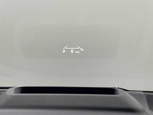 トヨタ ヴェルファイア Z プレミア 広島県 2024(令6)年 0.5万km プラチナホワイトパールマイカ 左右独立型ムーンルーフ/純正14型ディスプレイオーディオ/デジタルインナーミラー/ユニバーサルステップ/パノラミックビューモニター/ナッパレザーシート/パワーシート/シートヒーター/ベンチレーション/パワーオットマン/パワーバックドア/ステアリングヒーター/ブラインドスポットモニター/アドバンストパーク/パーキングサポートブレーキ/セーフティセンス/・プリクラッシュセーフティ/・レーントレーシングアシスト/・レーンディパーチャーアラート/・レーダークルーズコントロール/・アダプティブハイビーム/・プロアクティブドライビングアシスト/・フロントクロストラフィックアラート/・レーンチェンジアシスト/3眼LEDヘッドランプ/純正19インチAW/ETC2.0/ワイヤレス充電/AC100V/100W電源/USB/HDMI入力端子