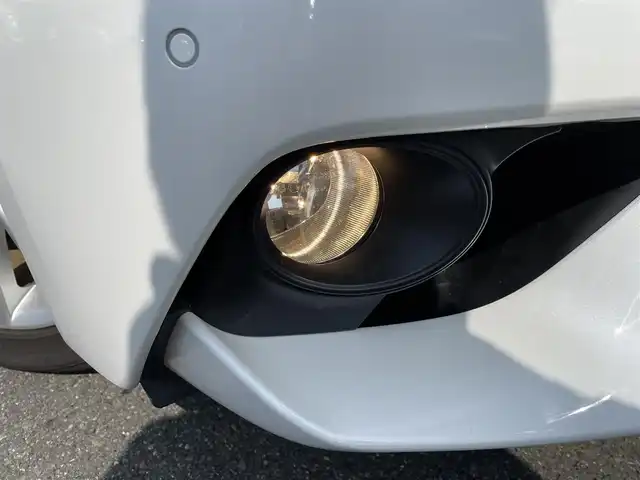 レクサス ＩＳ 300h バージョンL 山形県 2013(平25)年 8.6万km ホワイトパールクリスタルシャイン 純正メーカー8インチナビ/（CD/DVD/Bluetooth/フルセグTV）/衝突被害軽減システム/ドライブレコーダー/シートヒーター「D/N席」/エアシート「D/N席」/パワーシート「D/N席」/メモリーシート「D席」/クルーズコントロール/ブラインドスポットモニター/リアロールサンシェード/スマートキー2個/プッシュスタート/バックカメラ/ETC/コーナーセンサー/LEDヘッドライト/オートライト/純正フロアマット/純正17インチAW/新車時保証書/取扱説明書