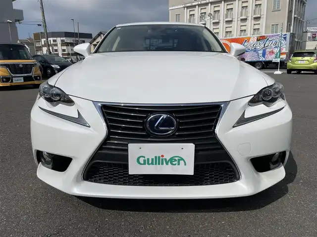 レクサス ＩＳ 300h バージョンL 山形県 2013(平25)年 8.6万km ホワイトパールクリスタルシャイン 純正メーカー8インチナビ/（CD/DVD/Bluetooth/フルセグTV）/衝突被害軽減システム/ドライブレコーダー/シートヒーター「D/N席」/エアシート「D/N席」/パワーシート「D/N席」/メモリーシート「D席」/クルーズコントロール/ブラインドスポットモニター/リアロールサンシェード/スマートキー2個/プッシュスタート/バックカメラ/ETC/コーナーセンサー/LEDヘッドライト/オートライト/純正フロアマット/純正17インチAW/新車時保証書/取扱説明書