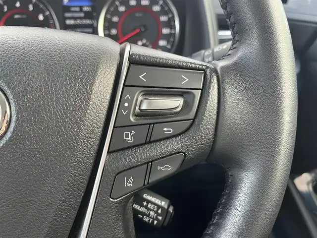 トヨタ アルファード S Aパッケージ 高知県 2019(令1)年 0.7万km ブラック 純正ナビ/　Bluetooth/フルセグ/　CD/DVD/AM/FM/ビルトインETC/両側パワースライドドア/LEDヘッドライト/3列目シート/オットマン/バックカメラ/プッシュスタート/スマートキー/純正18インチアルミホイール/フロアマット/コーナーセンサー/MTモード付AT/オートマチックハイビーム/オートライト/衝突被害軽減システム/盗難防止装置
