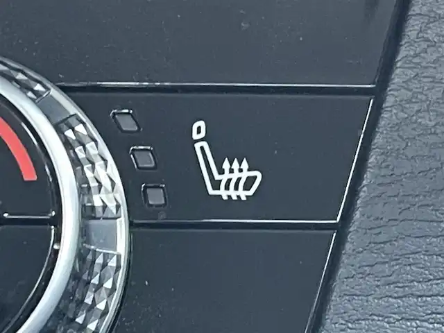 三菱 アウトランダー ＰＨＥＶ G 東京都 2022(令4)年 5.7万km スターリングシルバーM 純正ナビ/マルチアラウンドモニター/衝突被害軽減/後側方車両検知警報/マイパイロット/シートヒーター/パワーシート/パワーバックドア/ワイヤレス充電器/ステアリングスイッチ/スマートキー