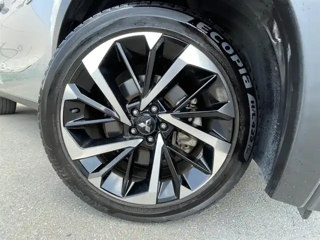 三菱 アウトランダー ＰＨＥＶ G 東京都 2022(令4)年 5.7万km スターリングシルバーM 純正ナビ/マルチアラウンドモニター/衝突被害軽減/後側方車両検知警報/マイパイロット/シートヒーター/パワーシート/パワーバックドア/ワイヤレス充電器/ステアリングスイッチ/スマートキー