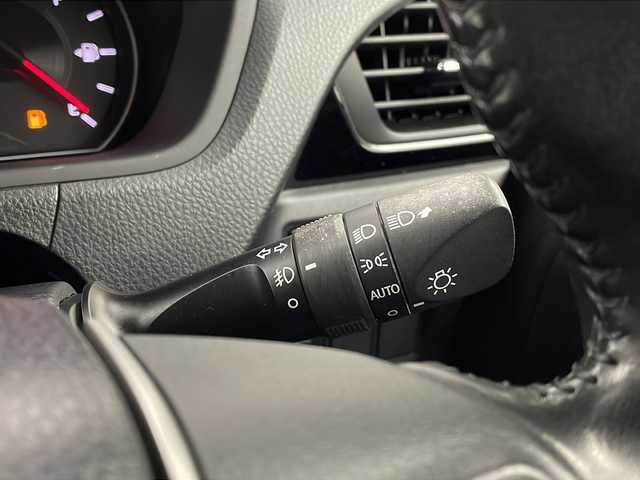 トヨタ ヴォクシー ZS 栃木県 2019(平31)年 6.8万km ホワイトパールクリスタルシャイン トヨタセーフティセンス/・プリクラッシュセーフティ/・レーンディパーチャーアラート/・オートマチックハイビーム/・先行車発進アラーム/レンタアップ/社外ナビ/（CD/DVD/BT/TV/AM/FM/SD)/LEDヘッドライト/アイドリングストップ/両側パワースライドドア/オートエアコン/オートライト/ETC/電動格納ミラー/純正さサイドバイザー/フォグライト/USB給電/スマートキー/プッシュスタート/革巻きステアリング/ステアリングスイッチ