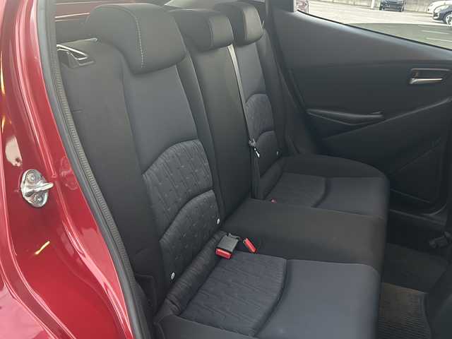マツダ デミオ 13S 石川県 2016(平28)年 14.4万km ソウルレッドプレミアムメタリック スマートシティブレーキサポート/・衝突回避/・衝突軽減ブレーキ/純正SDナビゲーション/【Bluetooth・フルセグTV・SD・CD・DVD・AUX】/前方ドライブレコーダー/ビルトインETC/バックカメラ/前席ヒートシーター/LEDヘッドライト/・オートライト/エンジンプッシュスタート/・スマートキー/・スペアキー/マツダi-stop/純正マット/サマータイヤ車載/保証書/取扱説明書