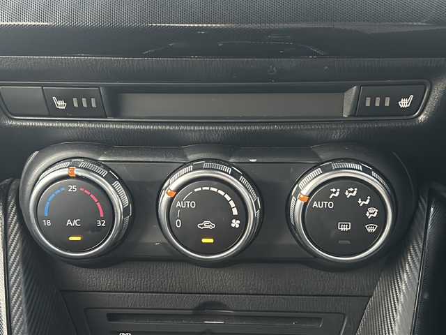 マツダ デミオ 13S 石川県 2016(平28)年 14.4万km ソウルレッドプレミアムメタリック スマートシティブレーキサポート/・衝突回避/・衝突軽減ブレーキ/純正SDナビゲーション/【Bluetooth・フルセグTV・SD・CD・DVD・AUX】/前方ドライブレコーダー/ビルトインETC/バックカメラ/前席ヒートシーター/LEDヘッドライト/・オートライト/エンジンプッシュスタート/・スマートキー/・スペアキー/マツダi-stop/純正マット/サマータイヤ車載/保証書/取扱説明書