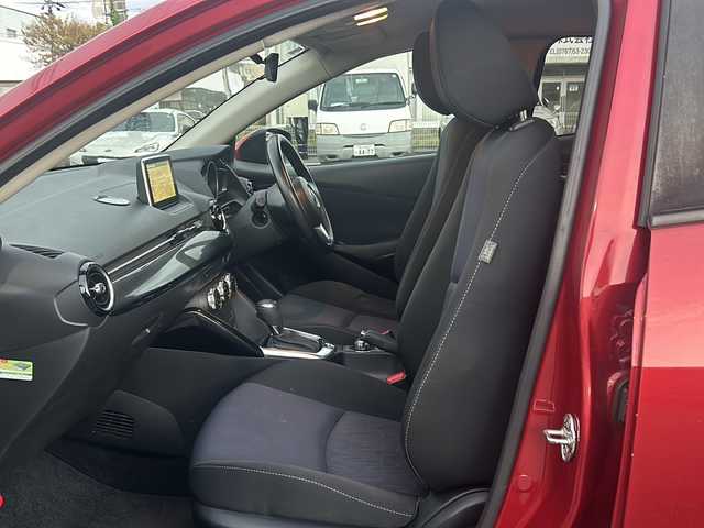 マツダ デミオ 13S 石川県 2016(平28)年 14.4万km ソウルレッドプレミアムメタリック スマートシティブレーキサポート/・衝突回避/・衝突軽減ブレーキ/純正SDナビゲーション/【Bluetooth・フルセグTV・SD・CD・DVD・AUX】/前方ドライブレコーダー/ビルトインETC/バックカメラ/前席ヒートシーター/LEDヘッドライト/・オートライト/エンジンプッシュスタート/・スマートキー/・スペアキー/マツダi-stop/純正マット/サマータイヤ車載/保証書/取扱説明書