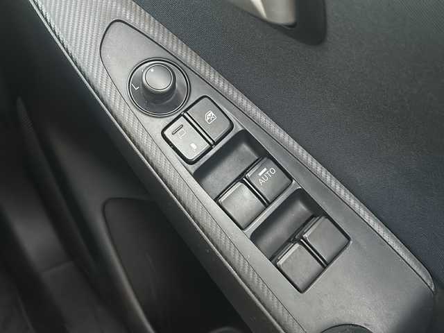 マツダ デミオ 13S 石川県 2016(平28)年 14.4万km ソウルレッドプレミアムメタリック スマートシティブレーキサポート/・衝突回避/・衝突軽減ブレーキ/純正SDナビゲーション/【Bluetooth・フルセグTV・SD・CD・DVD・AUX】/前方ドライブレコーダー/ビルトインETC/バックカメラ/前席ヒートシーター/LEDヘッドライト/・オートライト/エンジンプッシュスタート/・スマートキー/・スペアキー/マツダi-stop/純正マット/サマータイヤ車載/保証書/取扱説明書