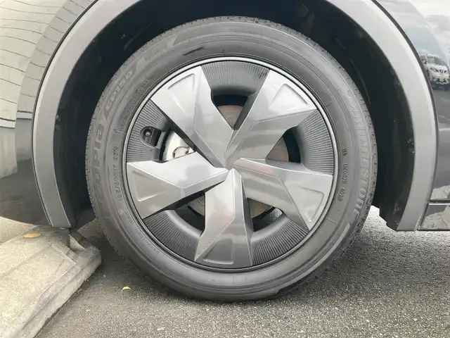トヨタ プリウス U 静岡県 2023(令5)年 1.5万km アティチュードブラックマイカ トヨタセーフティセンス/純正8インチディスプレイオーディオ/　AM FM Bluetooth Miracast/フルセグTV/パノラミックビューモニター/ステアリングヒーター/ETC2.0/ブラインドスポットモニタリング/電動パーキングブレーキ/オートブレーキホールド/LEDヘッドライト/AC100V/純正フロアマット/スマートキー
