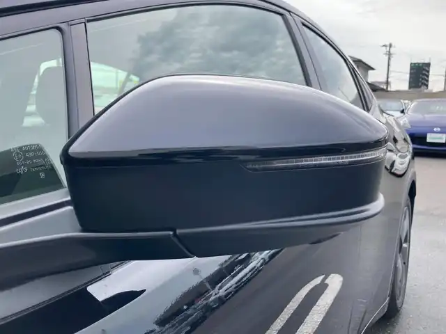 トヨタ プリウス U 静岡県 2023(令5)年 1.5万km アティチュードブラックマイカ トヨタセーフティセンス/純正8インチディスプレイオーディオ/　AM FM Bluetooth Miracast/フルセグTV/パノラミックビューモニター/ステアリングヒーター/ETC2.0/ブラインドスポットモニタリング/電動パーキングブレーキ/オートブレーキホールド/LEDヘッドライト/AC100V/純正フロアマット/スマートキー