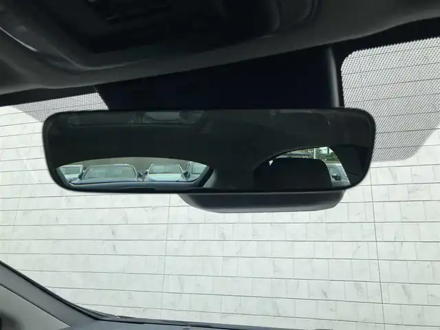 トヨタ プリウス U 静岡県 2023(令5)年 1.5万km アティチュードブラックマイカ トヨタセーフティセンス/純正8インチディスプレイオーディオ/　AM FM Bluetooth Miracast/フルセグTV/パノラミックビューモニター/ステアリングヒーター/ETC2.0/ブラインドスポットモニタリング/電動パーキングブレーキ/オートブレーキホールド/LEDヘッドライト/AC100V/純正フロアマット/スマートキー